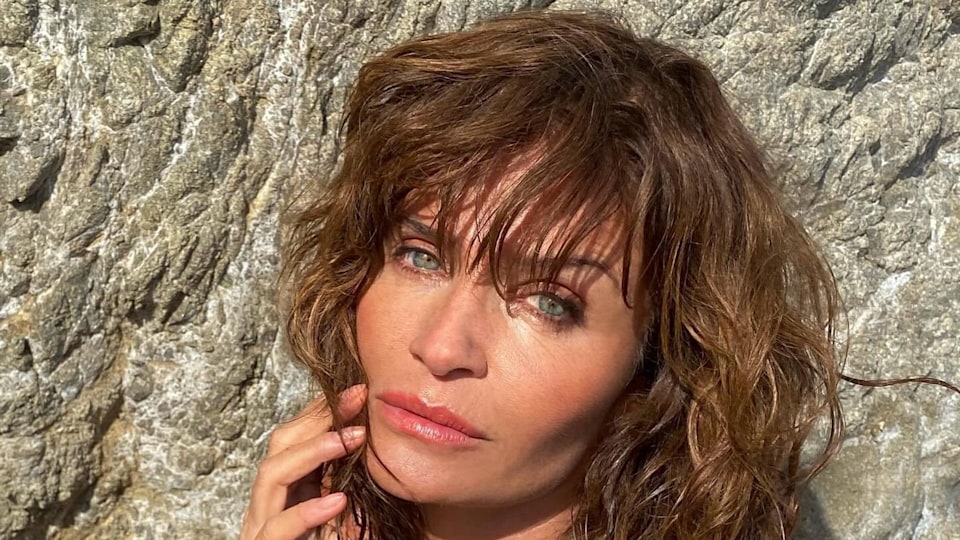 Helena Christensen: Ποζάρει με μπικίνι στα 55 της και μας αποδεικνύει πως τα supermodels δεν γερνάνε ποτέ - Δείτε φωτογραφίες