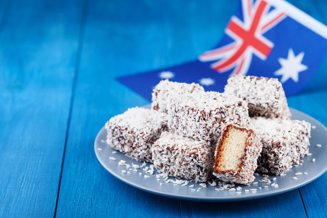 Συνταγή: Lamingtons - Το κέικ που έχει ξετρελάνει την Αυστραλία 