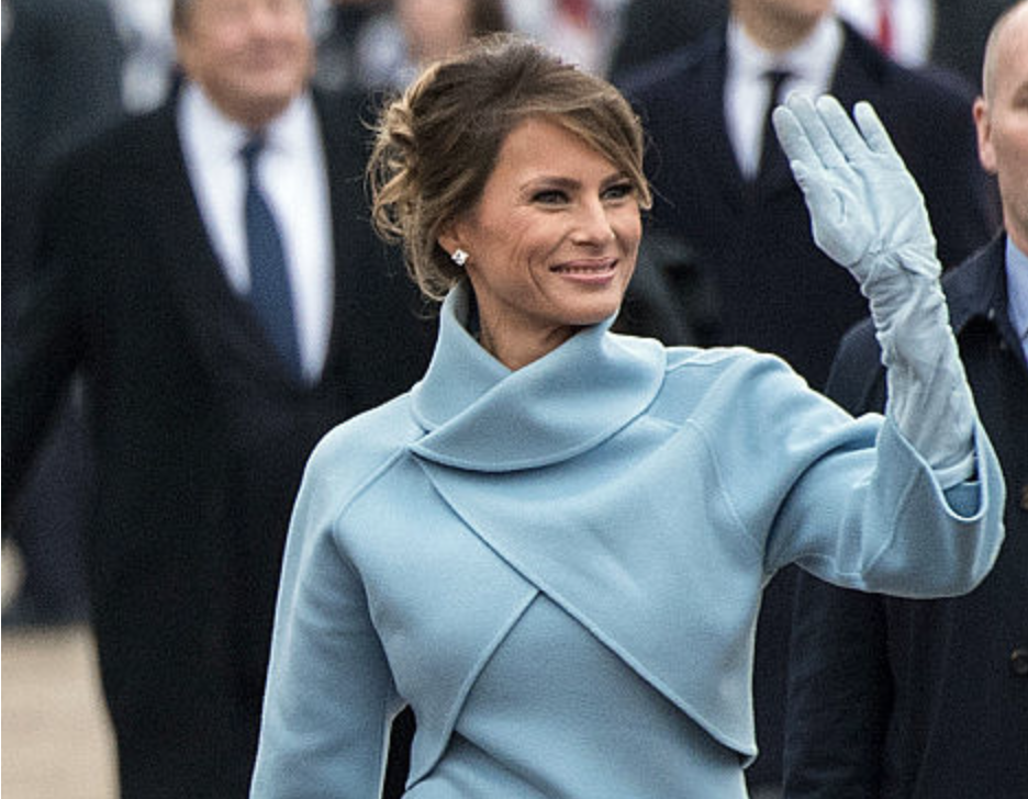 Οι 5 πιο iconic εμφανίσεις της Melania Trump που άφησαν εποχή