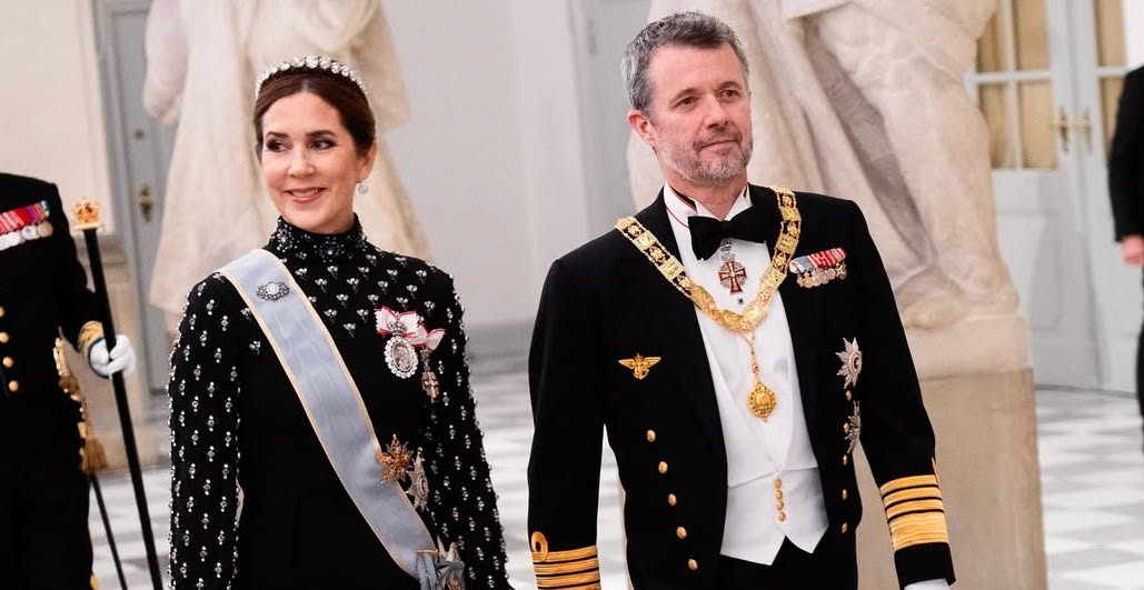 Royal gala στη Δανία: Η βασίλισσα Μαίρη και ο βασιλιάς Φρειδερίκος άνοιξαν το Παλάτι- Η νέα τιάρα που φόρεσε η Μαίρη