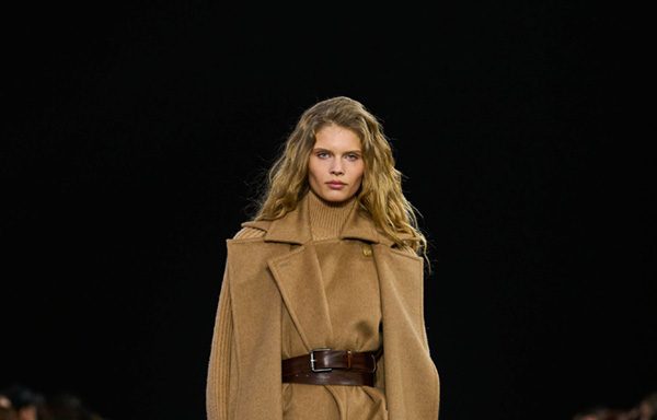 Max Mara: Επαναπροσδιορίζει την φιγούρα της σύγχρονης γυναίκας ως μια ανεξάρτητη ηρωίδα