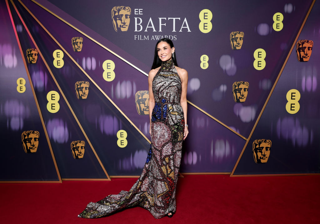 BAFTA 2025: Οι εμφανίσεις που πρωταγωνίστησαν στο κόκκινο χαλί των βρετανικών βραβείων